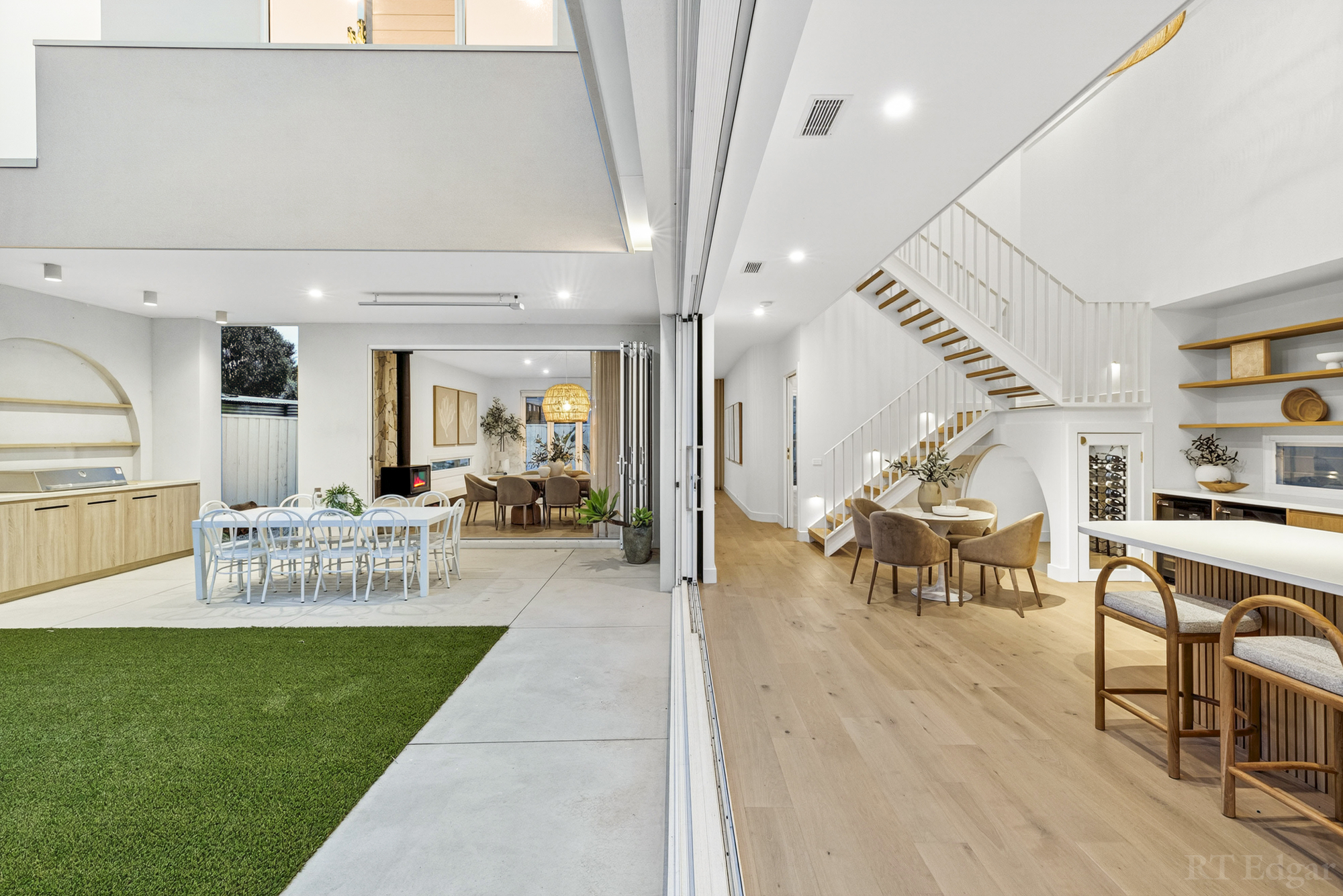 Thorn Street custom home photo 04