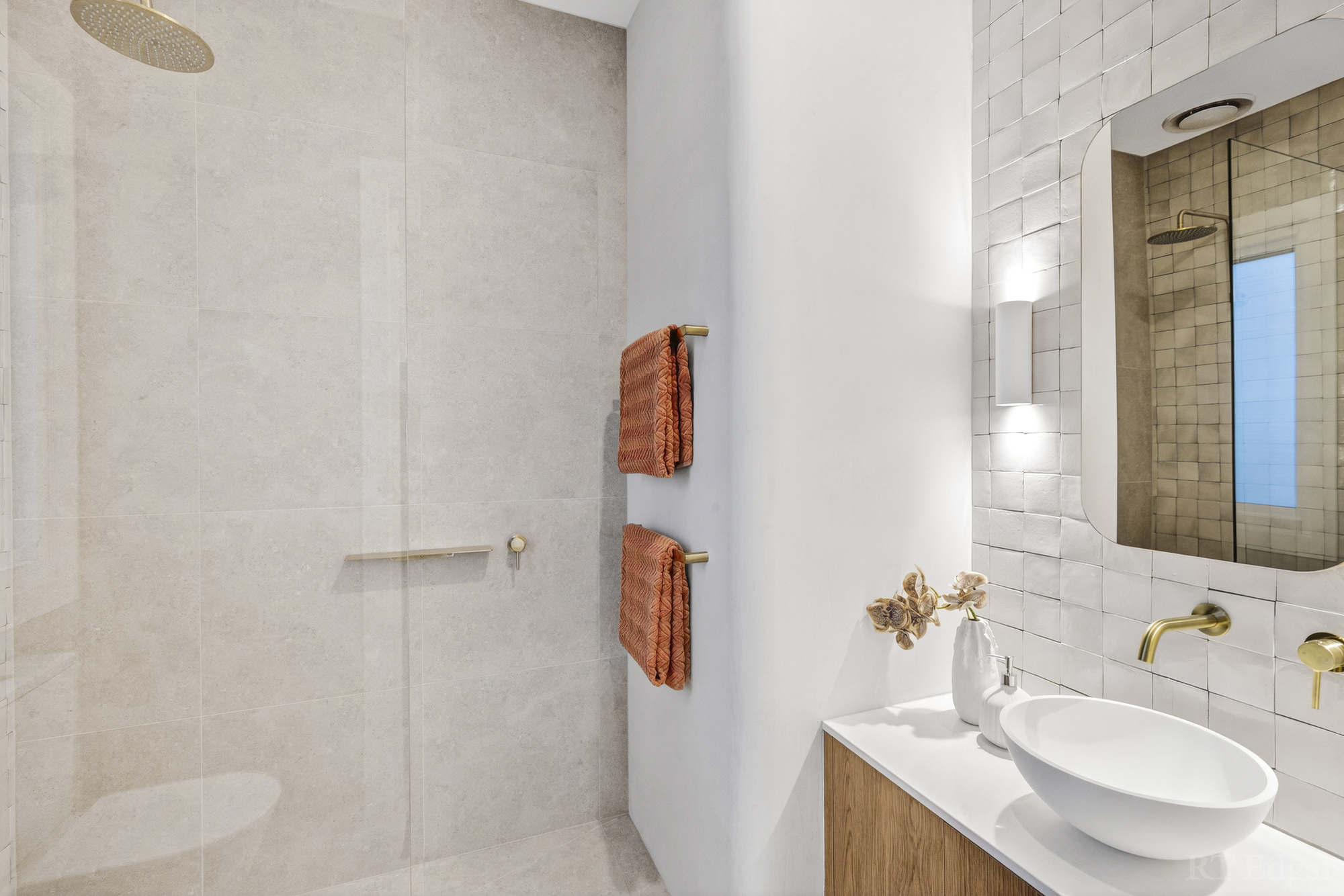 Thorn Street custom home photo 23